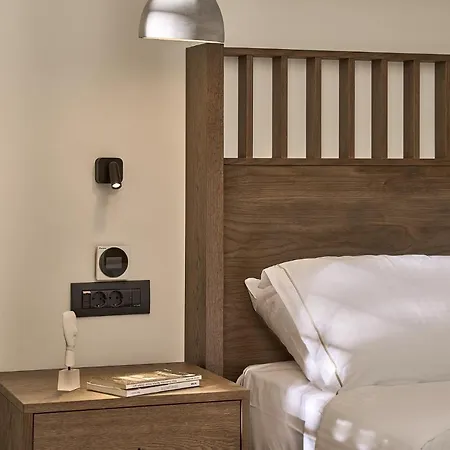 Ios Grand Pool Hotel 4*