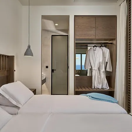 Ios Grand Pool 4* Mylopotas