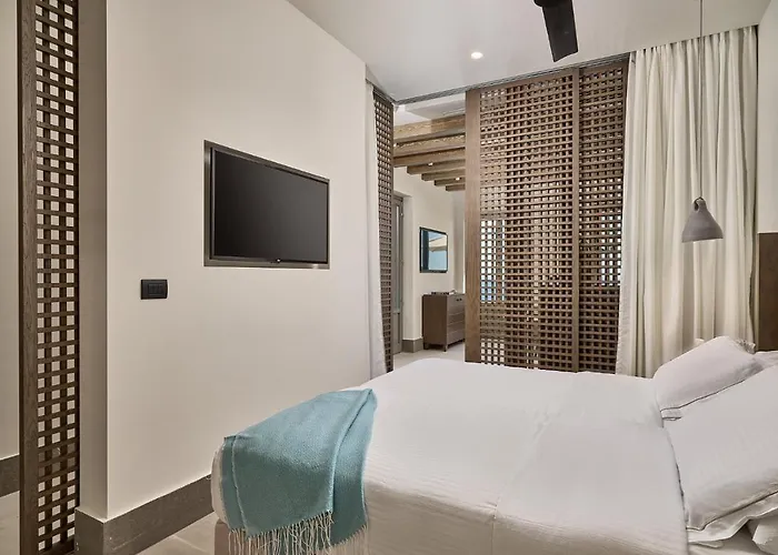 Ios Grand Pool 호텔