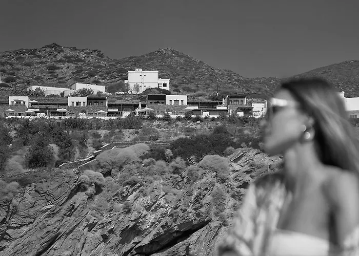 Ios Grand Pool 마일로포타스