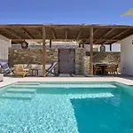 Ios Grand Pool Hotel