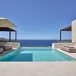 Ios Grand Pool Hotel 4*