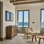 Ios Grand Pool Hotel