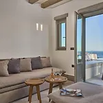 Ios Grand Pool Hotel 4*