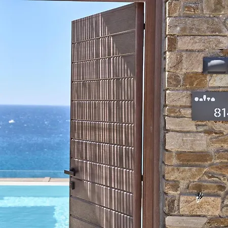 ホテル Ios Grand Pool 4*