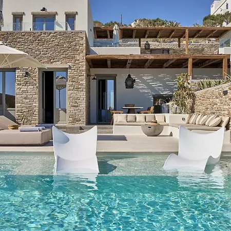 ホテル Ios Grand Pool 4*