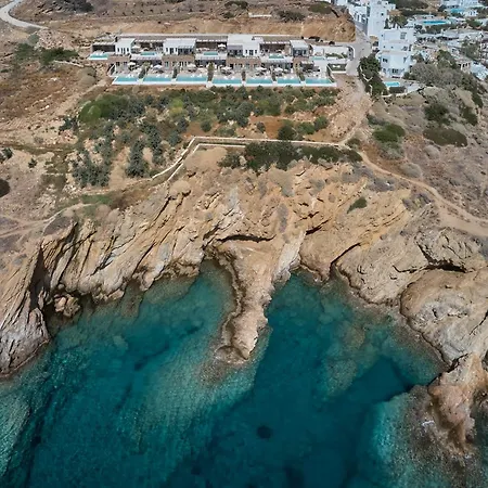 ホテル Ios Grand Pool 4*